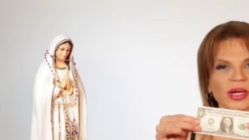 Mhoni Vidente y su ritual para la visa.