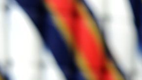 Sólo tienes que enviar una prueba de que dejaste de seguirlos y la empresa te comprará la cerveza.