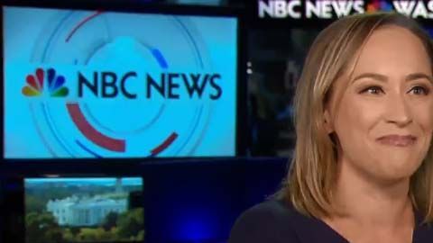 La presentadora tomó con naturalidad la interrupción.