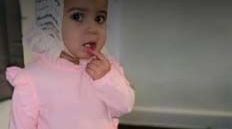 Nikolette murió en los brazos de su madre.