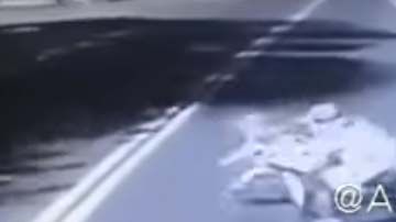 Un video muestra el choque.