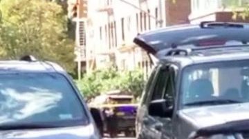 La bicicleta quedó debajo del vehículo