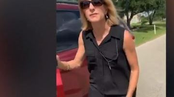 Los adolescentes le llevaron el video a las autoridades y el caso se encuentra bajo investigación.