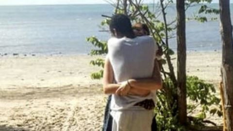 El misterio está en las piernas de estas personas.