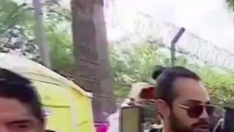 Entre los 12 inmigrante había miembros de la comunidad LGTBQ y personas con discapacidad.