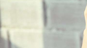 Realizar un cambio de hábitos es uno de los mejores remedios para combatir los dolores de cabeza; también influye la dieta, evita el consumo de alimentos con gluten, azúcar, café y alcohol.