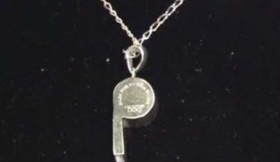 El artefacto tiene el eslogan "silba por tu vida".