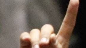 Sergio Mayer tiende la mano a la familia de José José