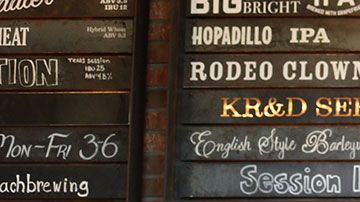 Desde el diseño del menú hasta los colores, los restaurantes tratan de hacerte gastar de más de diferentes formas.