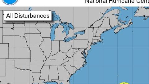 El mapa de pronóstico de 5 días muestra dos disturbios cerca del Caribe y el Golfo de México.