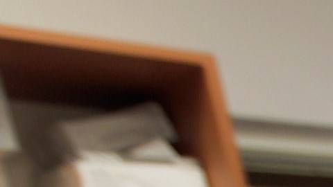 Una doctora aplica a una adolescente la vacuna contra el VPH, que puede prevenir varios tipos de cáncer.