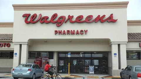 Walgreens ahora ofrece refuerzos de covid-19 actualizados para niños de 5 a 11 años previa cita.