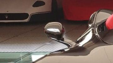 El autorregalo de "Ibra" es un Ferrari Monza SP2.