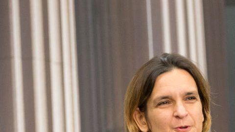 Esther Duflo es la segunda mujer que recibe el Nobel de Economía.
