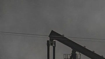 Cerca de 500 soldados estadounidenses permanecen en Siria para proteger las instalaciones petroleras.