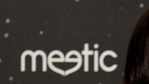 Rosalía a su llegada a la alfombra roja de los premios "40 Music Awards"