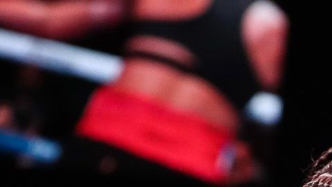 Seniesa Estrada (der.) fue demasiado fuerte para Marlen Esparza.