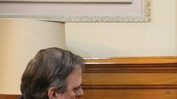 El canciller Marcelo Ebrard acompañó al presidente López Obrador en la llamada a Trump.