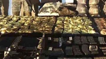 Parte del arsenal incautado.