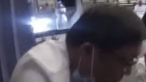 El doctor actuó rápidamente para salvarle la vida al pasajero.