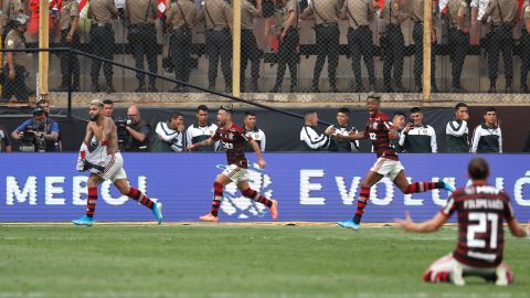 Gabriel Barbosa 'Gabigol' tras hacer el gol del título.