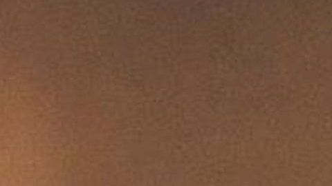 Adrián Uribe y su novia.