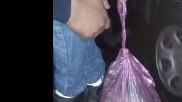 El menor cargaba con una bolsa de ropa.