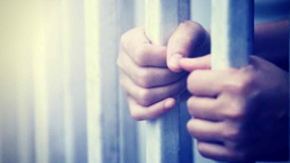 La ACLU de Illinois ganó el fallo citando la Octava Enmienda que protege a los presos de castigos crueles e inusuales.