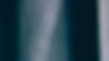 Checa si es efectivo o no tomar agua con limón en ayunas.