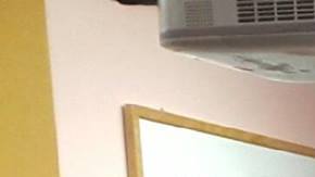 Elia Chino con estudiantes recién graduados del Programa de Liderazgo Juvenil y Prevención de las Drogas de FLAS.