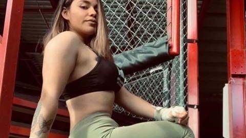 Alondra entrenaba rutinariamente en el gimnasio.