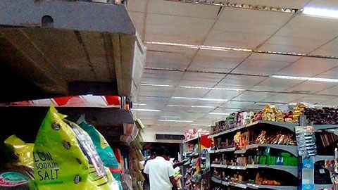 La medida también apoyará a las tiendas existentes y ofrecerá incentivos a las nuevas tiendas de comestibles para que abran.