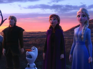 Menzel vuelve a poner voz a Elsa (dcha.) en Frozen 2.