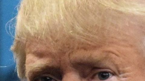 El presidente Trump continúa sus críticas al proceso de juicio político en su contra.