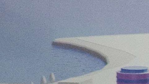 La madre está acusada de delito menor por abuso de menores.