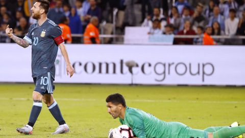 Cruz Azul estaría en negociaciones para fichar al guardameta uruguayo Martín Campaña.