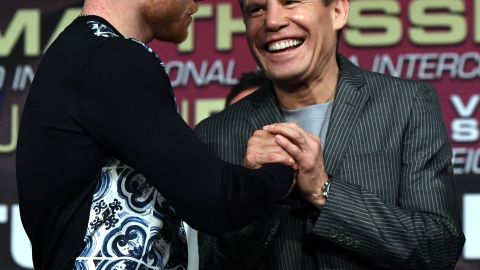 Dos épocas: 'Canelo' Álvarez y JC Chávez.