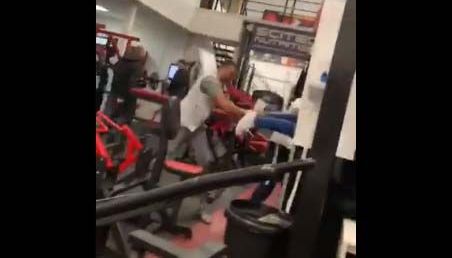 La trifulca se reportó  este jueves en Ab Salute Gym, de Brentwood.