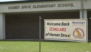 El Distrito Escolar de Beaumont fue notificado y en un comunicado dijeron que el caso se encuentra bajo investigación.