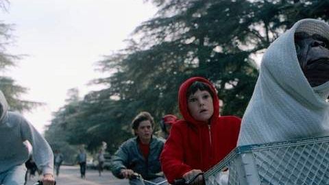 Una de las escenas de 'E.T. The Extra-Terrestrial'.