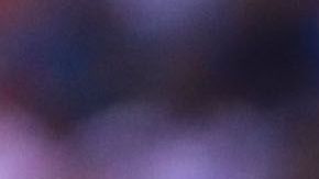 José Madueña disputando un balón con Alan Pulido.