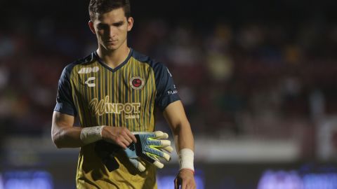 Por la falta de pago, la FIFA impuso una sanción a Tiburones Rojos que les impide fichar por lo que el portero Sebastián Jurado no podrá ser vendido.