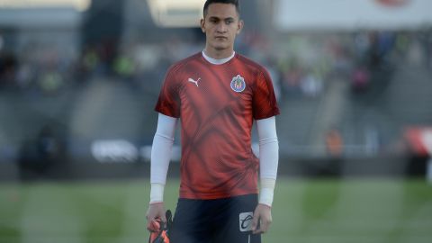 Raúl Gudiño podría salir de Chivas.