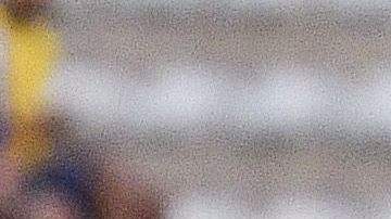 El delantero del LA Galaxy apareció  para tomar el balón y patear un excelso tiro libre.