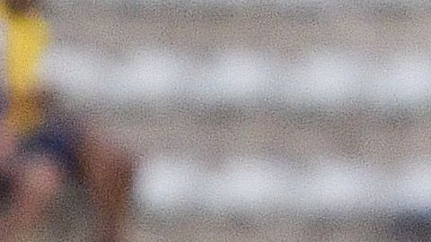 El delantero del LA Galaxy apareció  para tomar el balón y patear un excelso tiro libre.