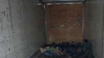 Así iban en la caja del tráiler.