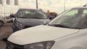 Captura de YouTube de un Lada Granta.