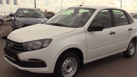 Captura de YouTube de un Lada Granta.