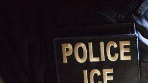 Los agentes de ICE pueden corroborar fácilmente la identidad de una persona.