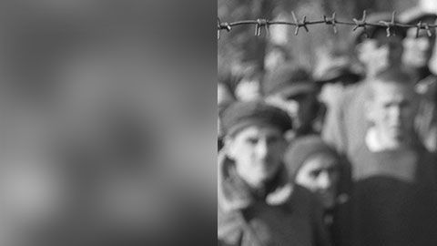 La tienda se disculpó y dio a entender que no había notado que el conjunto se parecía a estos uniformes.